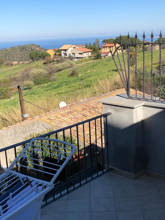 Basico Un Balcone Sul Mare-Casa I Carruggi- Case Vacanza Sicilia&Toscana- エクステリア 写真